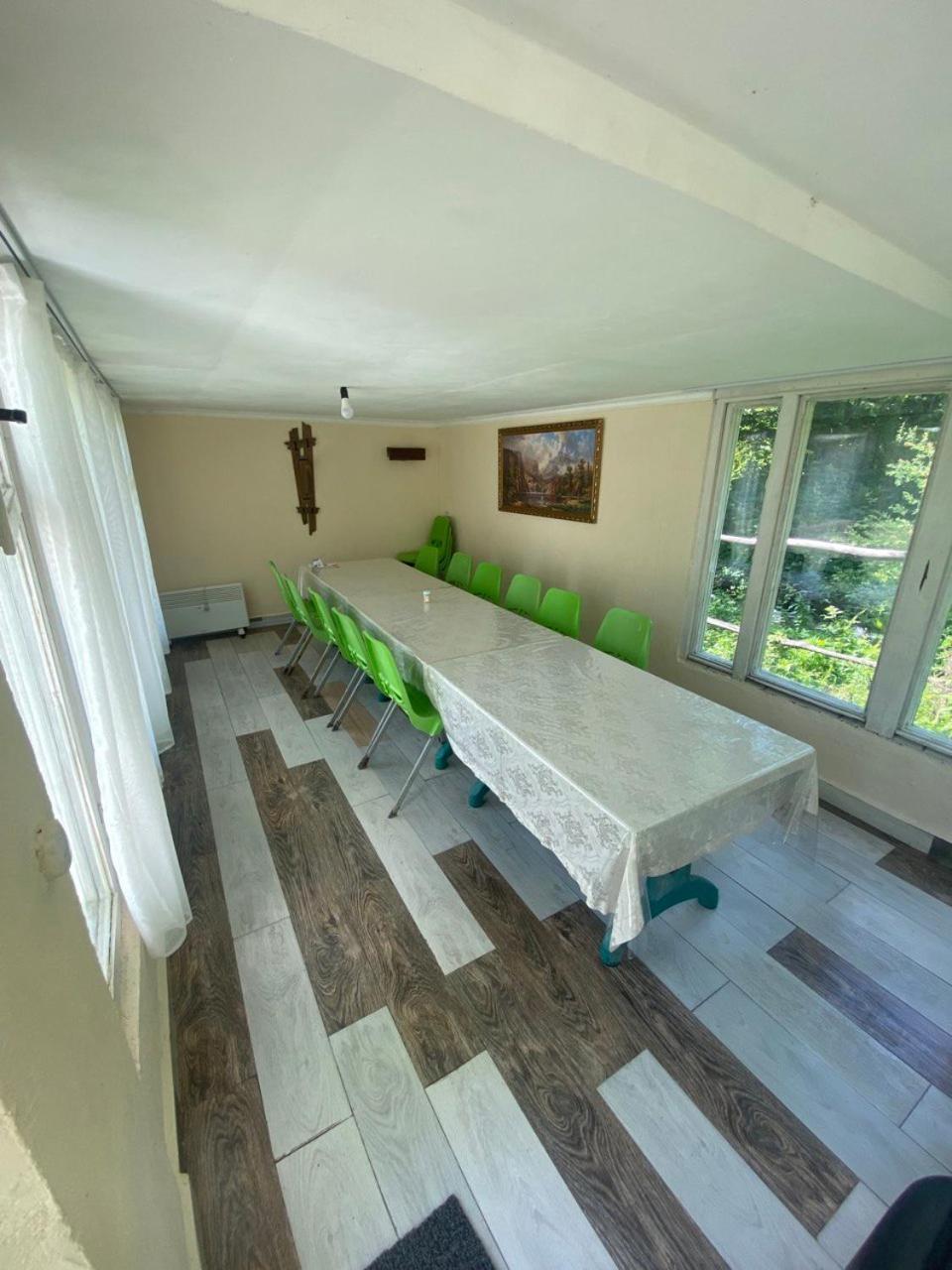 Basuta Guesthouse Kapan Exteriér fotografie